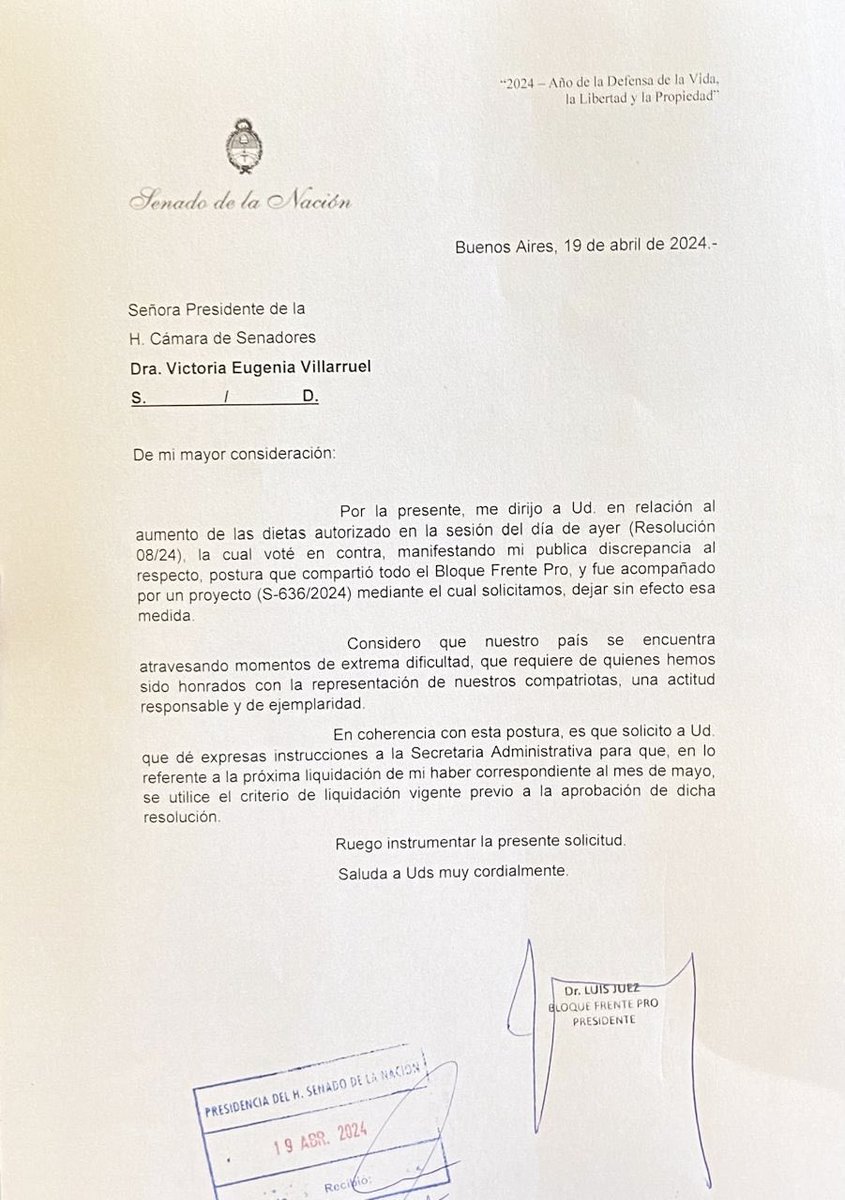 Acabo de presentar una nota en el @SenadoArgentina dirigida a la Vicepresidenta Victoria Villarruel, en la que le solicito expresamente no cobrar el aumento de dietas autorizado en la sesión del día de ayer. ⬇️