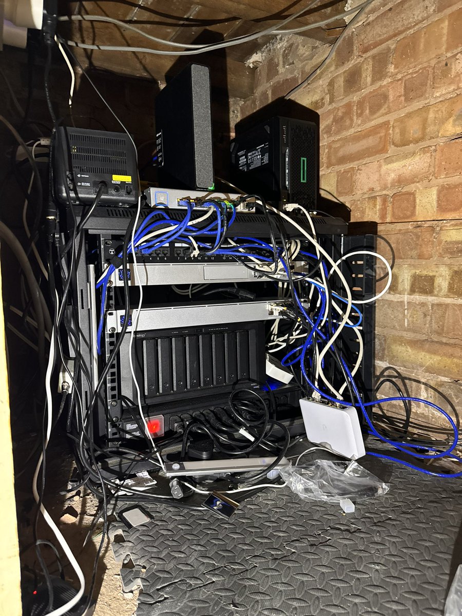 Finally finished my home network rebuild. Having bought some additional @Ubiquiti equipment, my original cab was looking rather messy and overcrowded.