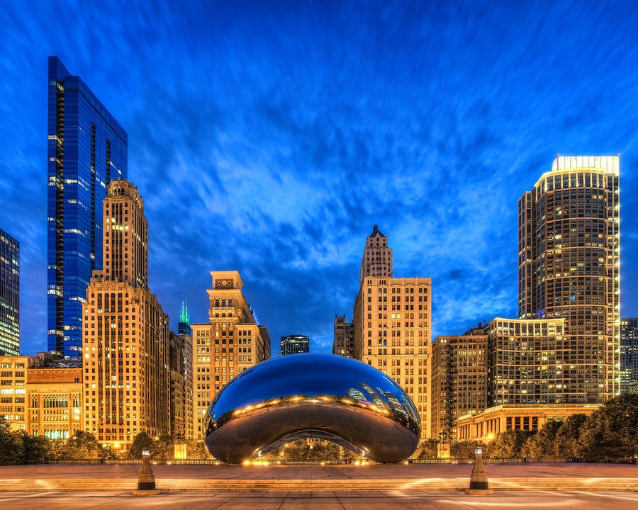 With plenty ways to get to CHICAGO, you can explore the Windy City's famous museums, food scene, and stunning architecture (OR connect beyond)! 🛫 #FlyROC ✈️ Fly to ORD nonstop on @AmericanAir or @united ✈️ Fly to MDW nonstop on @SouthwestAir