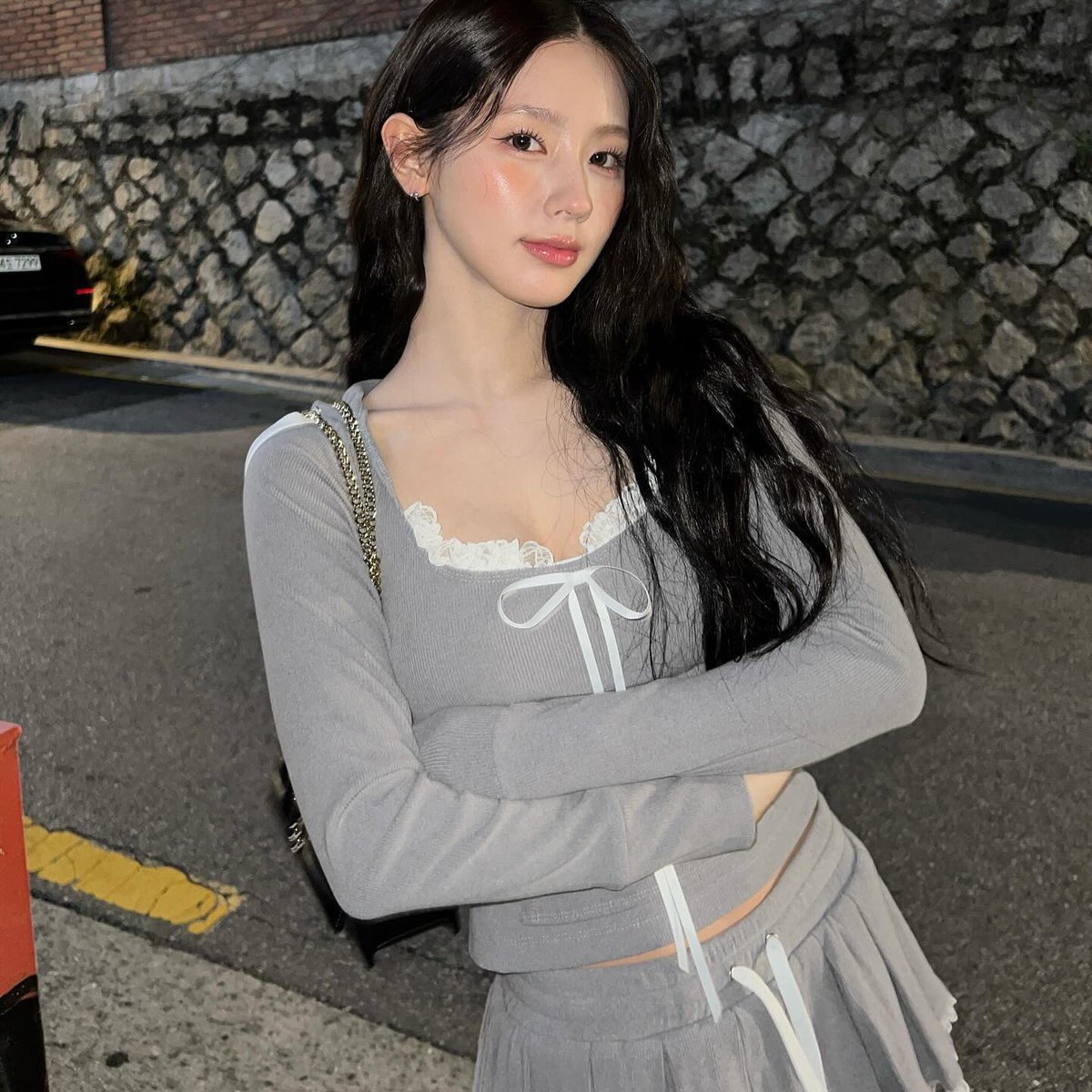 [240419] 📸 update “🖤” #MIYEON #GIDLE #미연 #ミヨン #여자아이들 @G_I_DLE