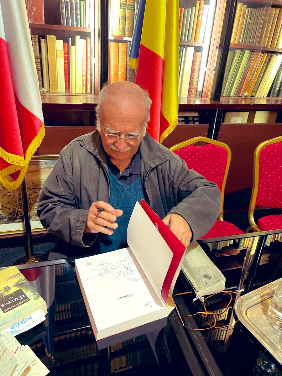 Consulat Général 🇷🇴 à @Marseille a célébré 140 ans de la naissance de Panait Istrati avec le lancement de 'Istrati! - A l'amitié'. L'auteur Golo/Guy Nadaud&invités ont évoqué la vie&l'œuvre de l'écrivain🇷🇴 de langue🇫🇷. Golo se rendra en Ro au #SalonduLivre Bucarest. @PellicaniC