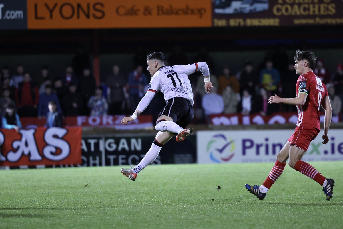 Ryan O'Kane just after sending a low drive fizzing past McGinty's left-hand post... Four additional minutes to be played. Come on the Town!!! SLI 1-1 DFC