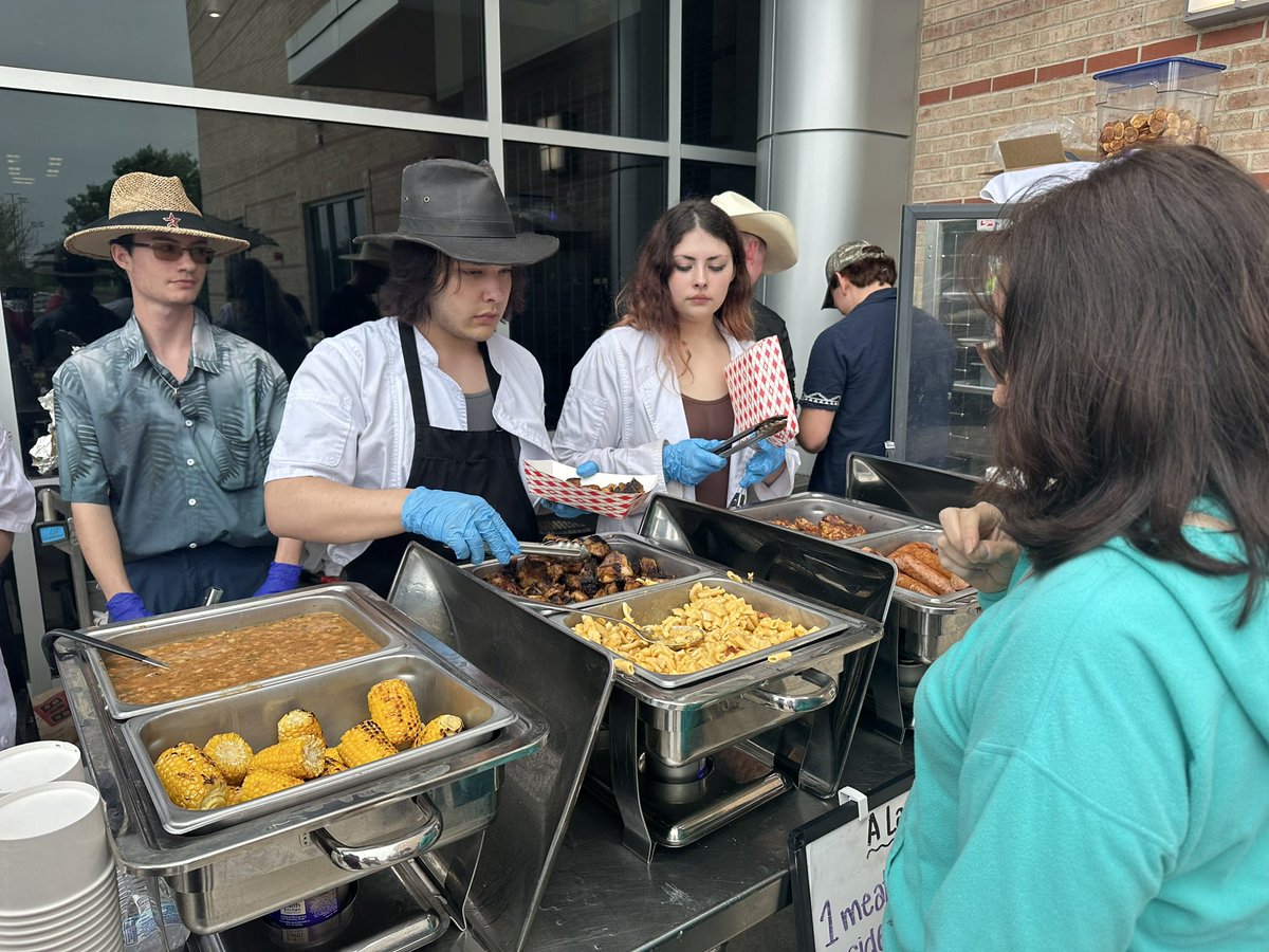 Robin Bullock tweet media