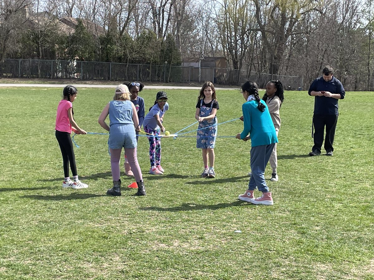 mrIREADS's tweet photo. Grade 4 and 5 “Girls At Bat” has begun! With over 50 girls participating, it will be a blast! @JaysCare @BlueJays @SomersetPS https://t.co/mvgra9ZtoS