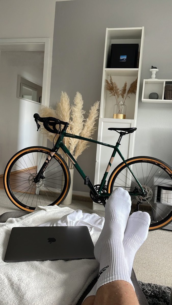 Anyone else want a ride? #malefeet #mensfeet #whitesocks #findom #feetworship 🧦