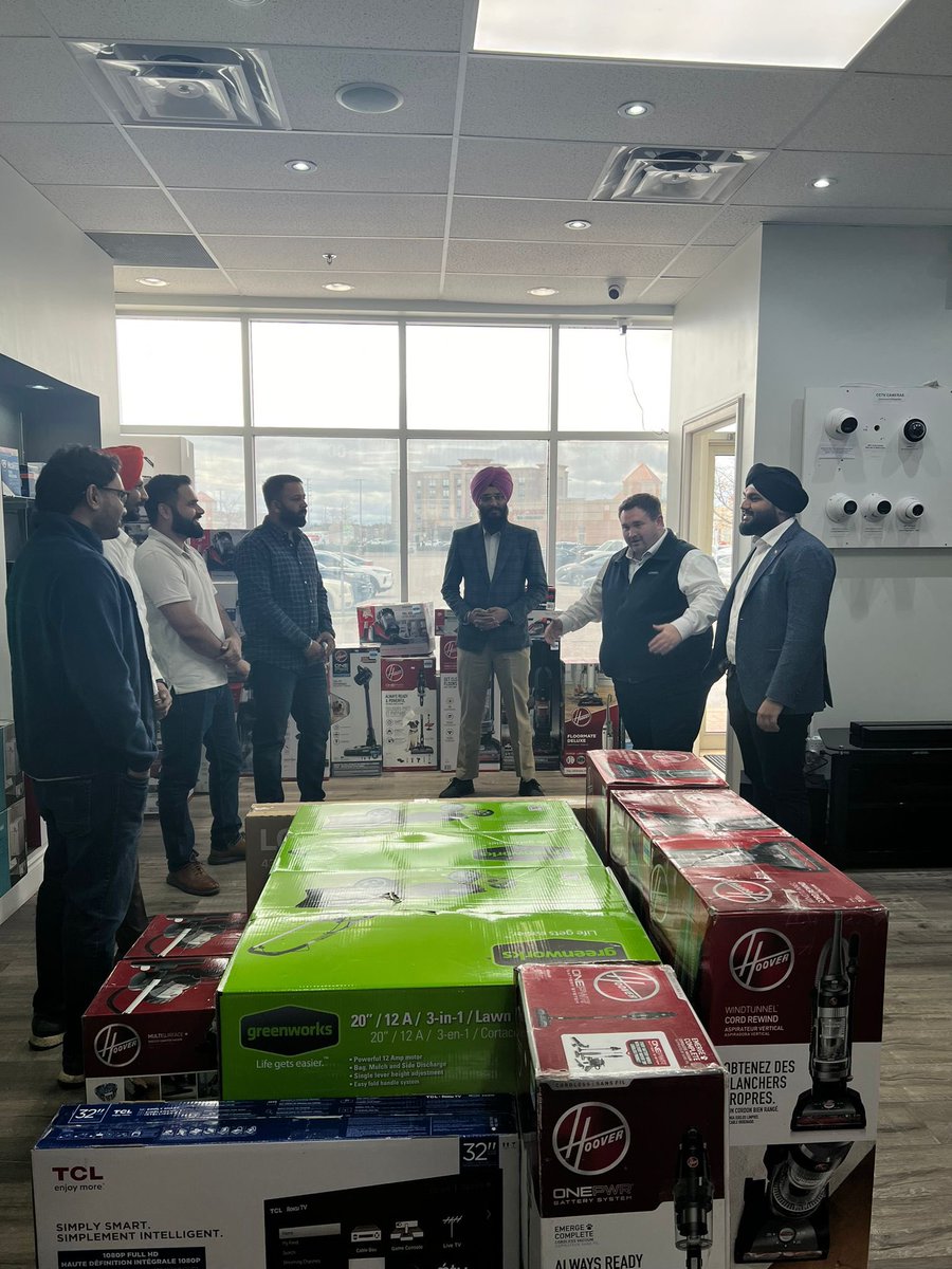 Small businesses are the backbone of Ontario. It was great to visit Techspirit Inc alongside my friend and colleague from Brampton East @hardeepgrewal_. Our government will always be a strong supporter of Ontario’s small businesses, and the vital role they play to our economy.