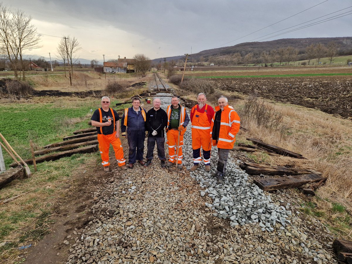 @MrTimDunn @ltmuseum @MoralArty Thanks for the mention! There were probably some well-known faces from various preserved railways in the UK in last month's working party repairing the track at #Hosman station in #Transylvania. @ukinromania @MrNickKnowles @laurapopescumfa @TurnulSf