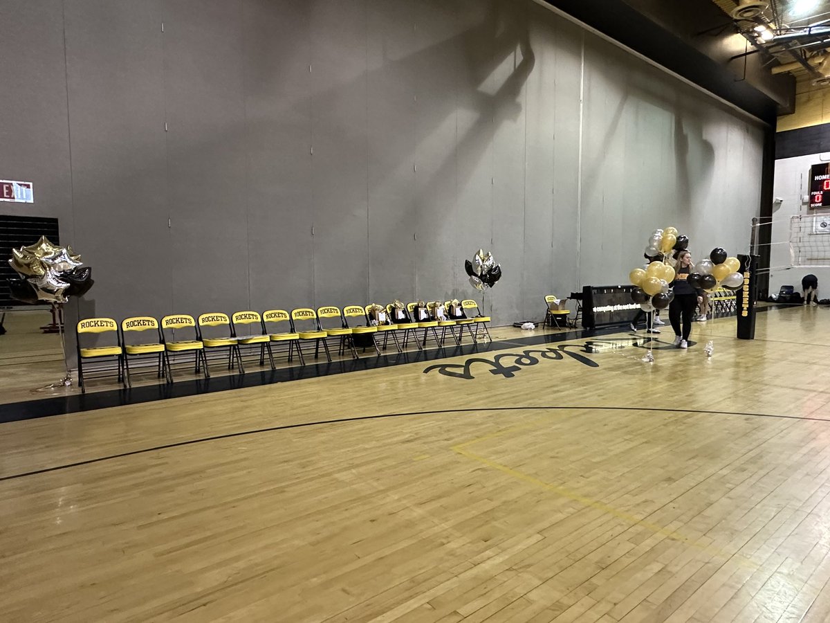 Setup for our boys @RocketsVBALL Senior Night underway!!! Come out to celebrate our seniors BEFORE their 5:30pm game tonight! Coed 🏐 to follow @ 7pm. 🚀💛🖤♥️🚀 @RocketsSportsRM @RMHS_principal @Rocket__Nation @RMathleticboos1