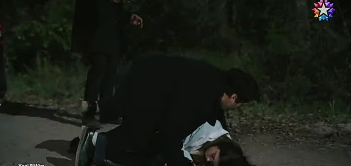 F: “Don't you dare to leave me, Seyran . Hold my hand.”

ferit hidding seyran with his body so that akin couldn't shoot her 😭😭😭 #YALIÇAPKINI #SEYFER