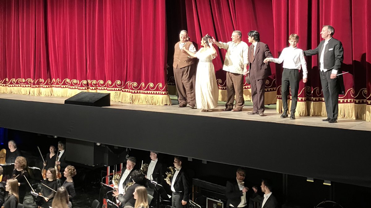 antonschlatz's tweet photo. Tosca Staatsoper Berlin: Yoncheva hat Stimme, forza, fuoco &amp; die Höhe. Calleja grässlich indispon., ist so zu pp + Kopfstimme gezwungen (nach Ostern brüllte er un poco). Maestri magistral (Eleganz des Bösen). Repusic > Puccini köstlich streicherweich https://t.co/xr6JQqlqUF