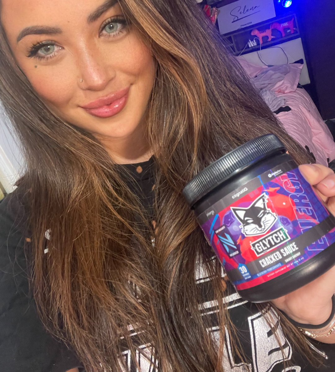 This is still my favorite flavor from @GLYTCHEnergy it tastes SO good. I put one scoop into my shaker and drink it an hour before stream and it makes all the difference. My energy levels are higher, I feel great and sometimes a little hyper but that's okay I actually prefer it