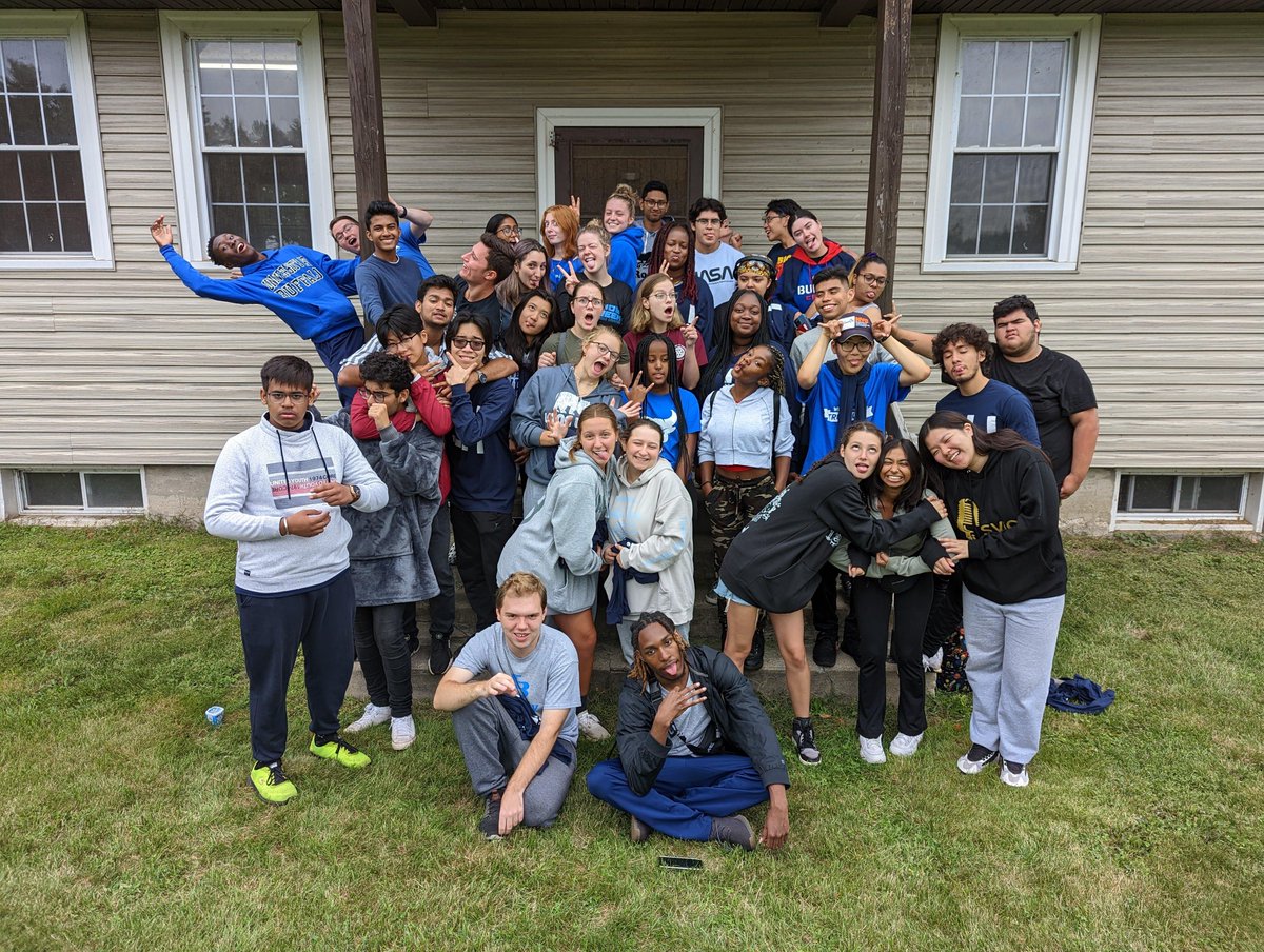 Ready to make your mark at #UBuffalo? 🤘 Find a community and improve your leadership skills in Leadership House, an intensive leadership development program for incoming first-year students! ms.spr.ly/6018YDq4o