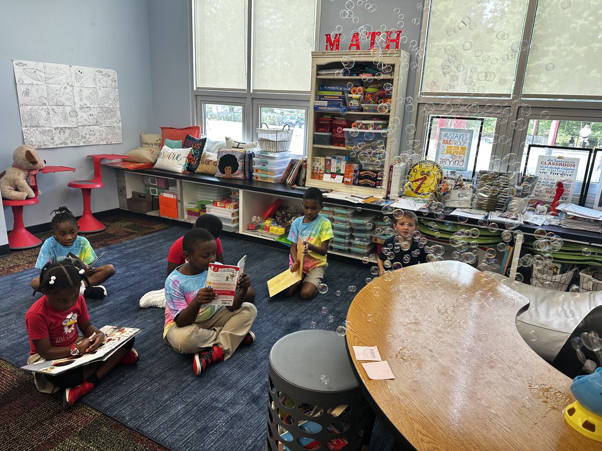 Bubbles and Books in #Room109. The Ss had a lot of fun and asked that we do it again! #FundayFriday #WeLoveBooks #TheBookworms #TheWoodwardWay