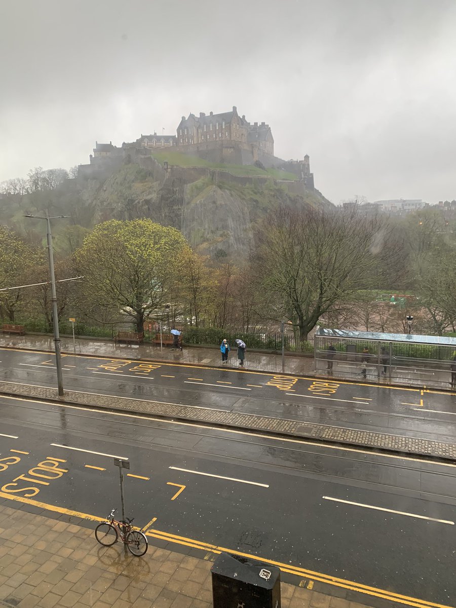 @SProctorGolf @BirlinnBooks There were several copies of both your books available at the fabulous @Waterstones_Edi when we visited it last week, Stephen. ⛳️📖📚👏🥰 #TheLongGoldenAfternoon #MonarchOfTheGreen #Edinburgh #Scotland