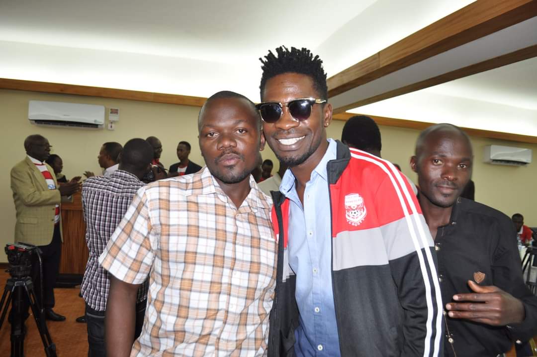 THROW BACK THURSDAY; Eight years ago, I met and told Bobi that his 'Kagoma ka Lubendera' jam was my favorite hit on his list.. I miss Bobi Wine the artiste..