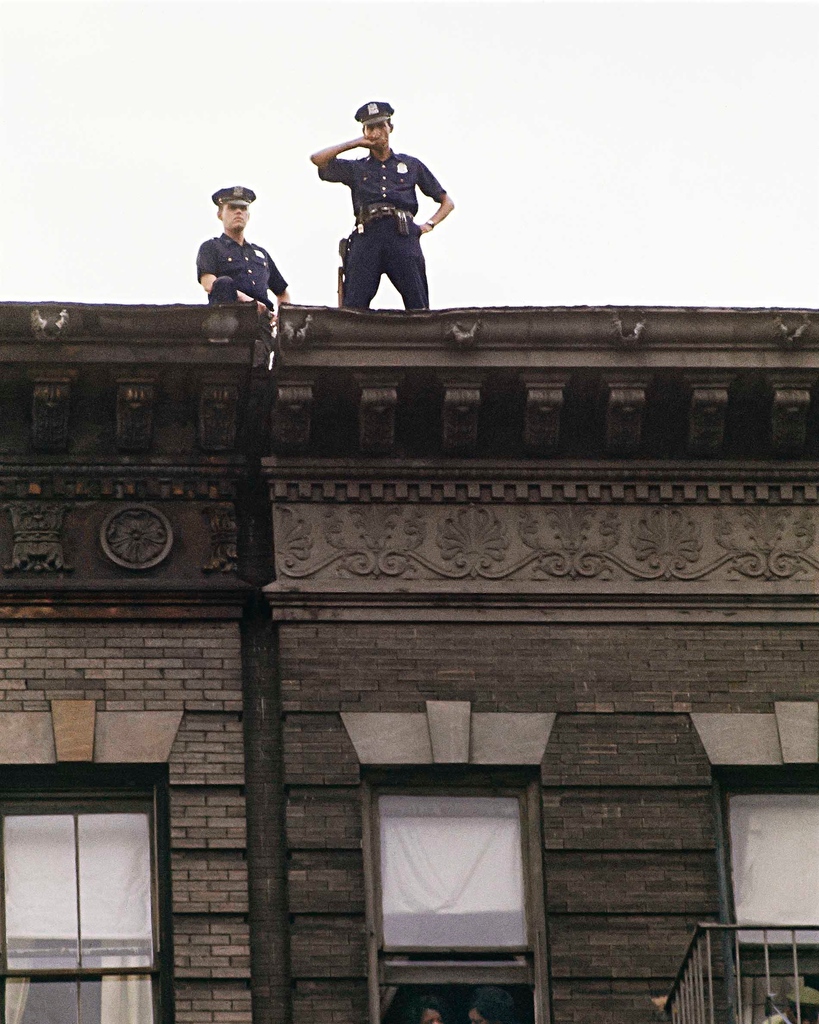 Untitled, Harlem, New York, 1963⁠ .⁠ .⁠ .⁠ #gordonparks #photography #photojournalism #lifemagazine