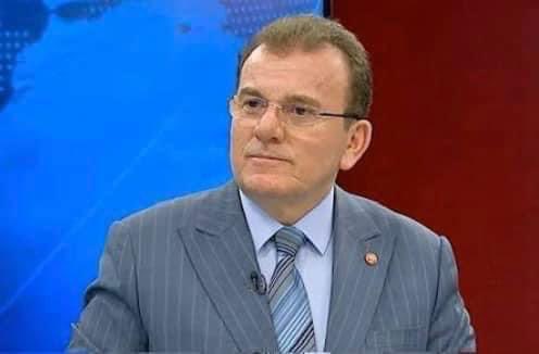 SAYIN ÖZGÜR ÖZEL SARAYDAN RANDEVU ALACAKMIŞ.! EĞER Kİ BİLMEDİĞİMİZ HAKLI BİR GEREKÇELERİ YOKSA BUNUN TEK İZAHI VARDIR, CHP AYAĞINA KURŞUN SIKMAKTADIR.!! O öyleymiş, bu böyleymiş, siyasette diyalog dönemi başlıyormuş geçsinler bunları; bunun için mi verildi onca mücadele.? Ne