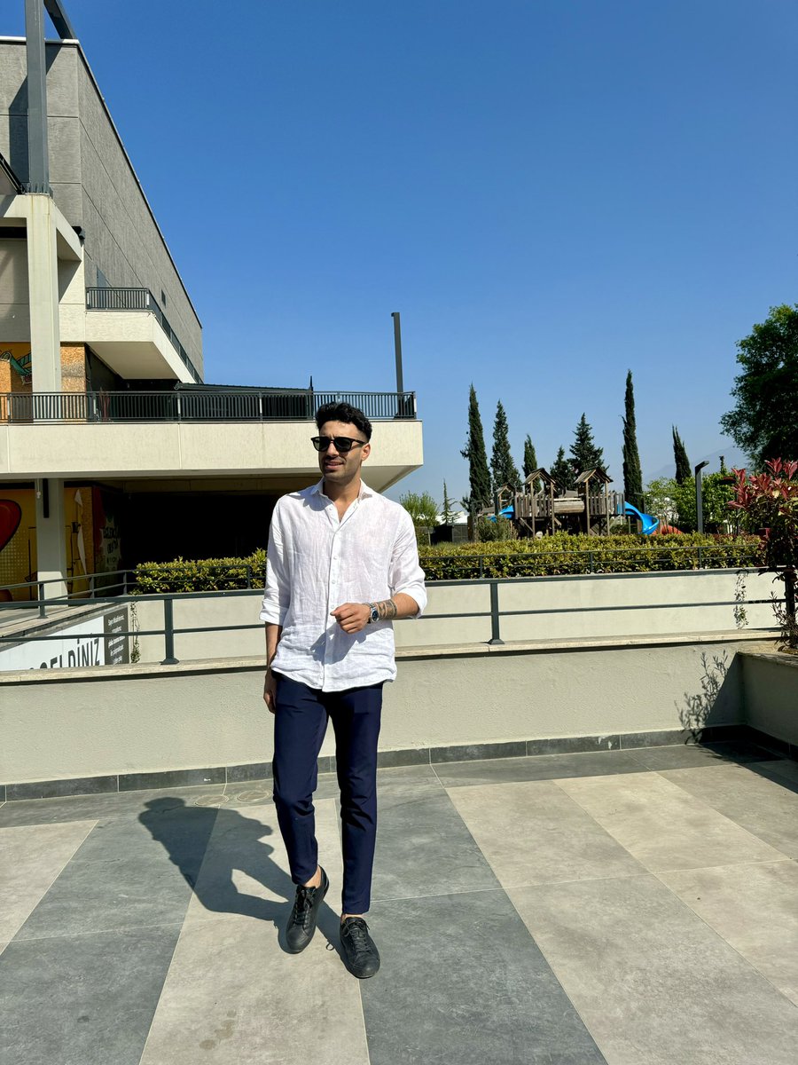 abdullahkazan07's tweet photo. Gözlüklerim bile senden kaliteli 😎 https://t.co/XQWoKNeM4d