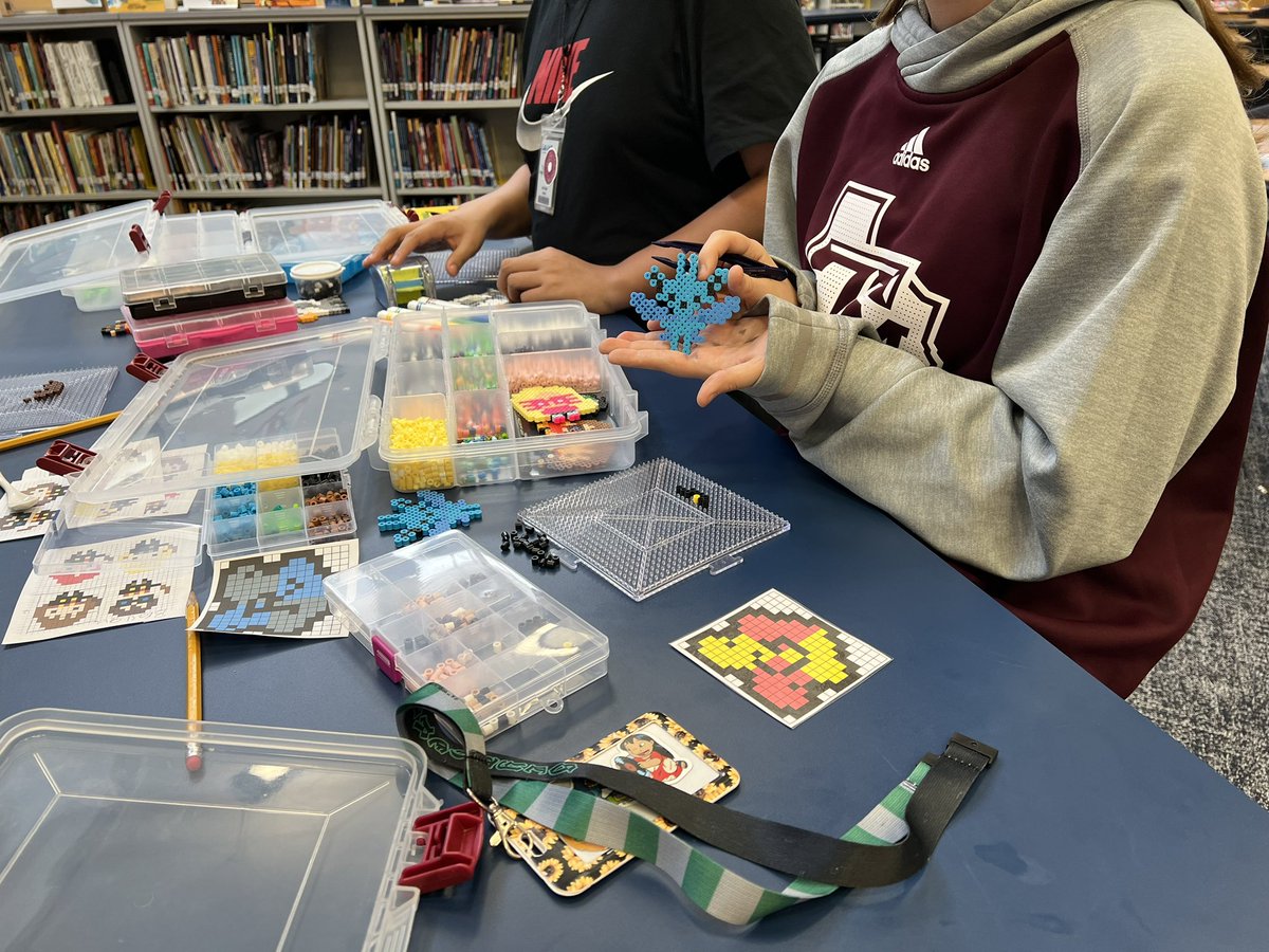 Wessendorff_LIS's tweet photo. Last day create #HarryPotter magic with Perler Beads!
#TheLibraryIsMyHappyPlace
#HarryPotterBookClub
@LamarCISD_Libraries
#FFT2017 https://t.co/ghyqfUUxJH