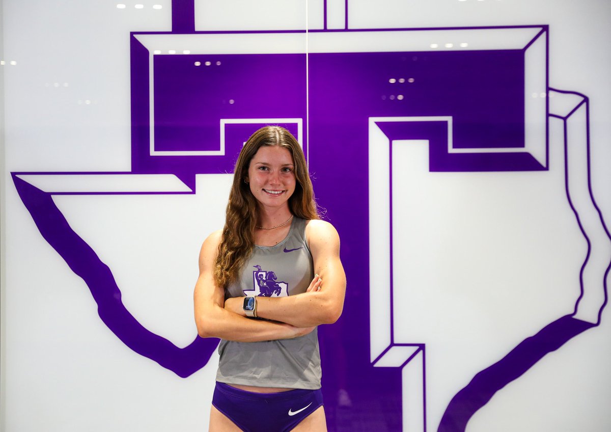 gwendolyn_mcd's tweet photo. So thankful for a visit at Tarleton!!
Thank you so much Coach Lee and Coach Rathke!!
Go Texans💜🤍🤠 https://t.co/4N5a9HvcUL
