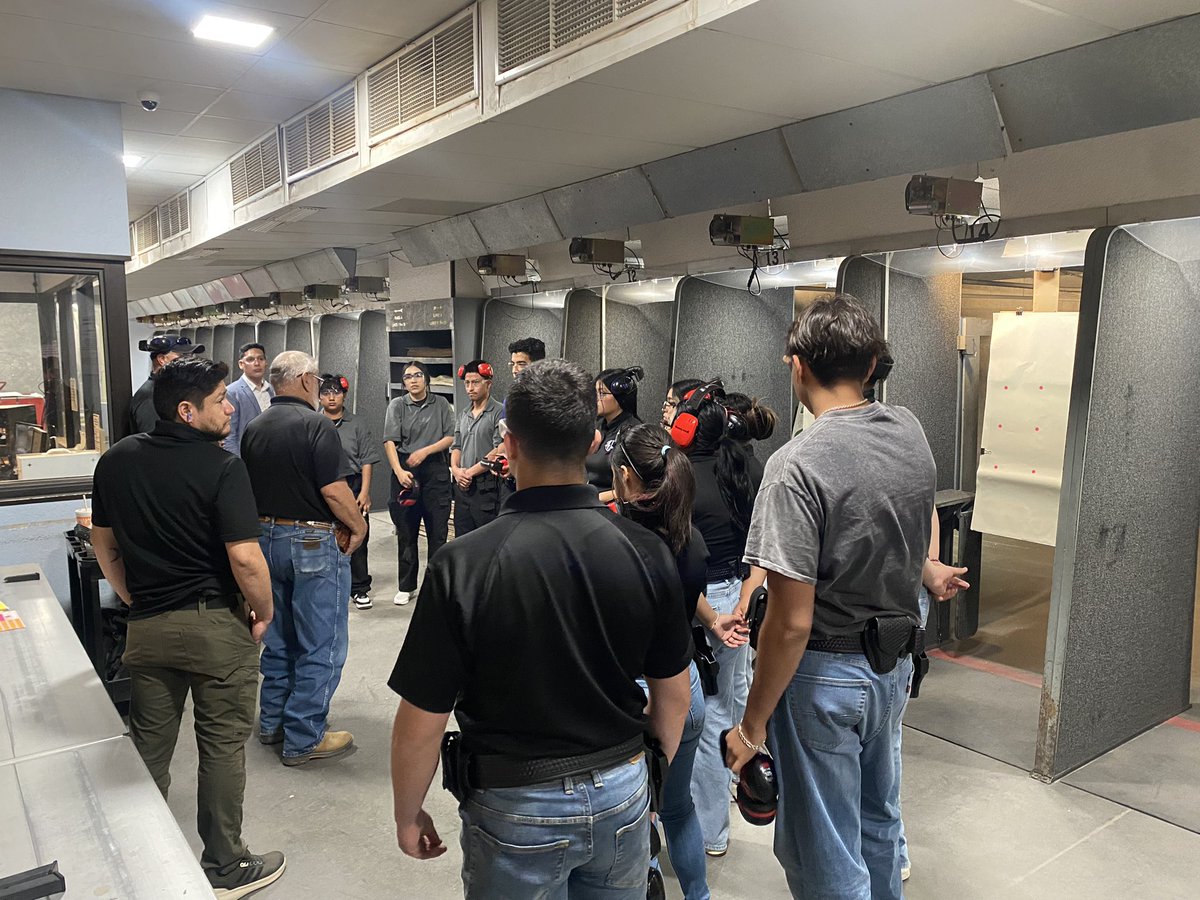 MvhsEnforcement's tweet photo. Day 3 Went a little like this! Our Lobos Worked So Very Hard To Achieve Such A Milestone. #day3 #securitycert #Elpasocommunitycollege #excited https://t.co/xEnncH1z99