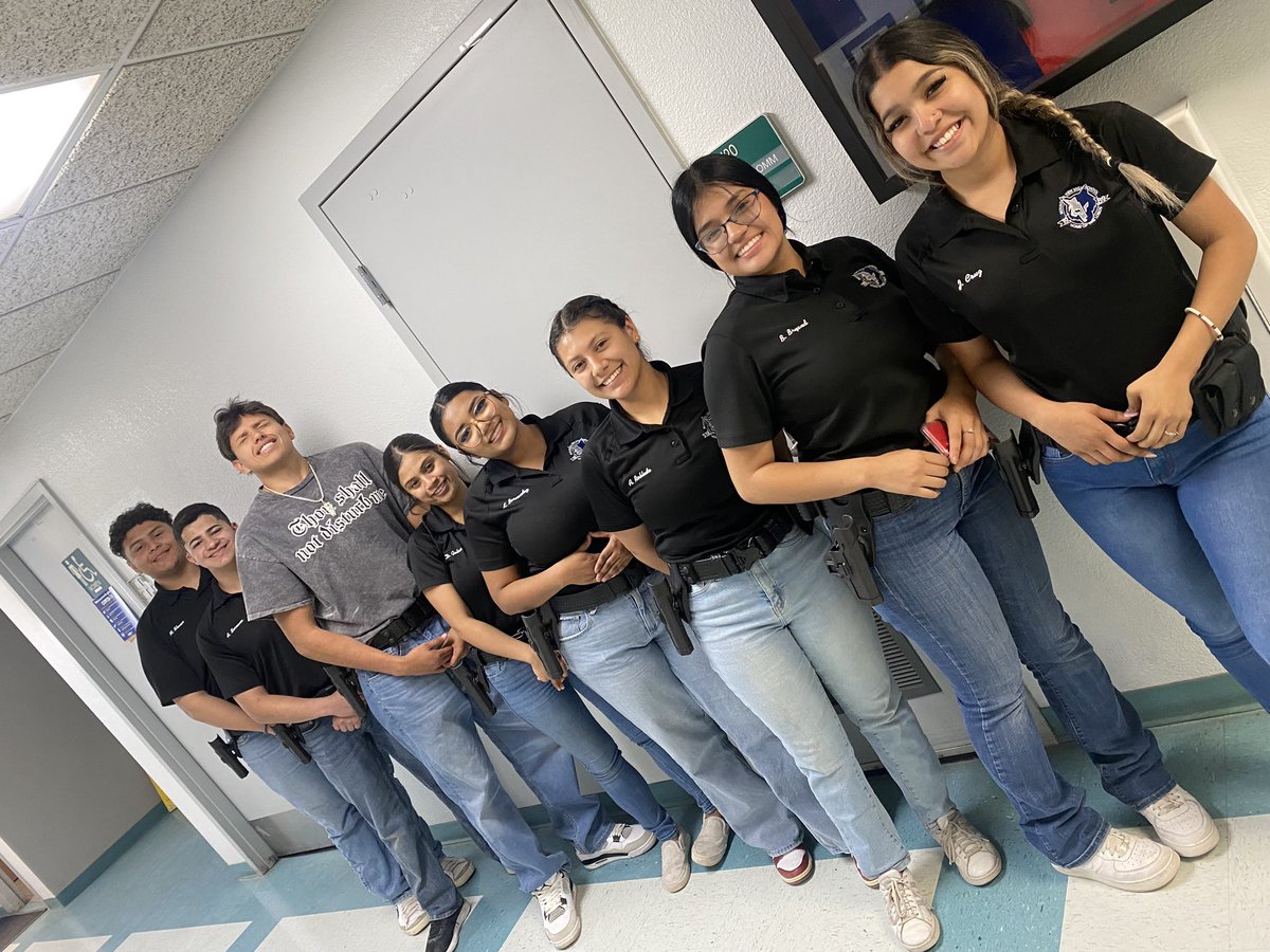 MvhsEnforcement's tweet photo. Day 3 Went a little like this! Our Lobos Worked So Very Hard To Achieve Such A Milestone. #day3 #securitycert #Elpasocommunitycollege #excited https://t.co/xEnncH1z99