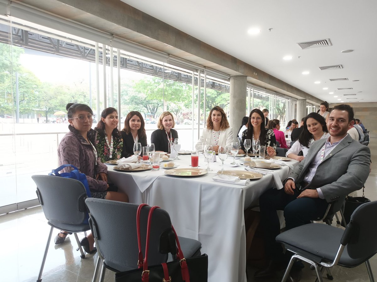 Amy DeZern tweet media