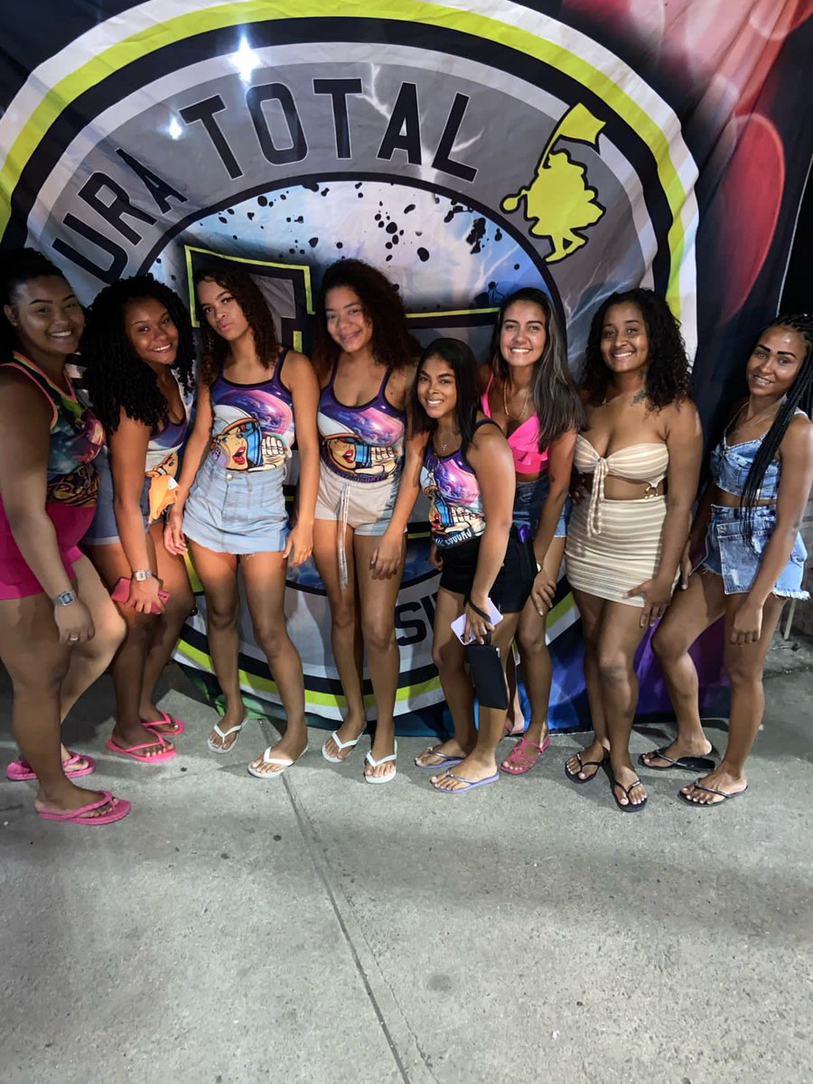 turmatl's tweet photo. Totalmente Loucas De Colégio 🎭🥳👩🏽‍🚀

Sobre a nossa reunião 🥰 
Obs: tá faltando algumas meninas 🥳 https://t.co/W778XSWBmX