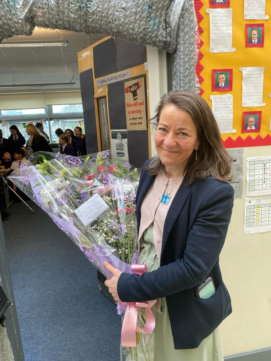 Thanks to our friends @MarthaPrimary who kindly sent @MrsMonaghan2 some lovely flowers for leaving & moving on to her new school! #kindness #nextchapter