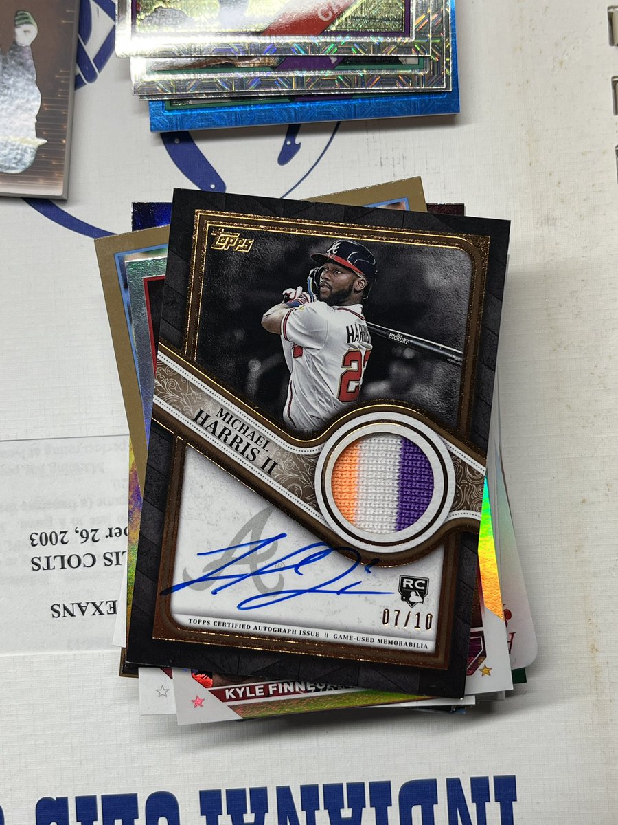 @CardPurchaser My 2nd Reverence auto out of a total of 4 jumbo boxes… Crazy. And a game used patch? Anyone know what jersey this might have been from?
