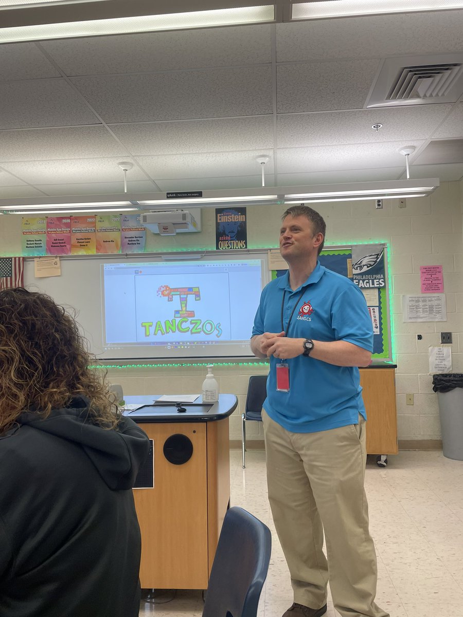 EASDHakimi's tweet photo. Authentic learning experiences alongside explicit instruction cultivates a rich educational environment. Thank you to our HS teachers for making today’s PD meaningful! ⭐️⭐️🐾🐾🙌🙌❤️#coding #cooking #gratitudenotes @BaroneMrs @sweitzer_e @MichaelTanczos https://t.co/oP4XbdR32n