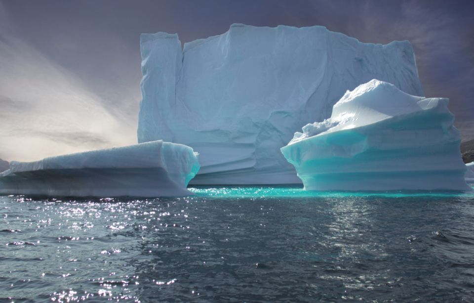 🏔️ Explore the majestic beauty of icebergs with this breathtaking photo from @StockSnapIO! 📸 Download now and add a touch of Arctic wonder to your projects 🔗 buff.ly/4cRJZpw 
#NaturePhotography  #Iceberg  #FreeStock