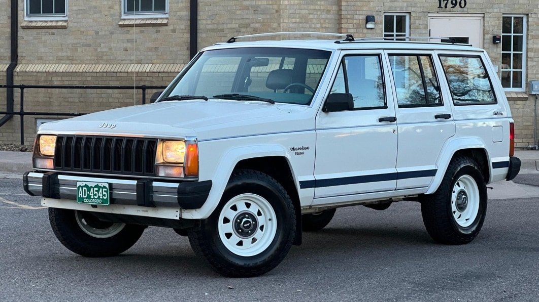 #JeepCherokee XJ, a #crossover pioneer, reshaped #SUV landscape. #Cars&Bids features a classic, unmodified '86 Pioneer model.