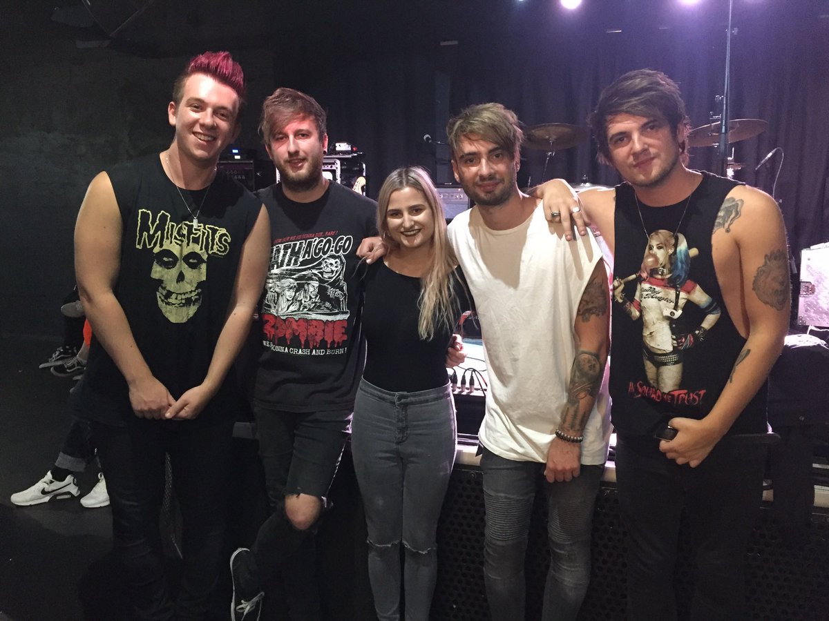 poolstobathein_'s tweet photo. @kieranlemon Well that took me right down memory lane finding these photos - was hard to narrow it down to 4! You guys made my teenage years. Although I do now cringe thinking about how much of a crazy fan girl I was to you guys lol https://t.co/ZRoIc9FI0J