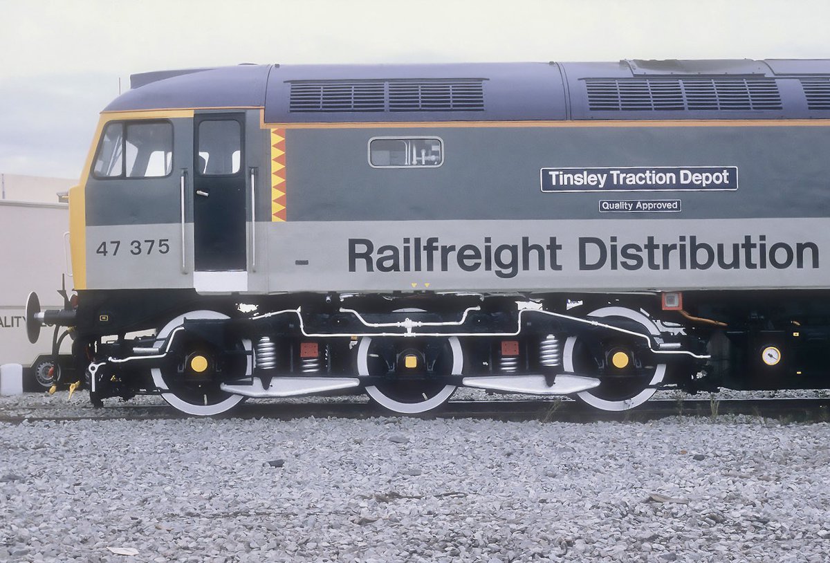 47375 the pride of Tinsley stands at Basford Hall open day looking absolutely mega a credit to the staff at the Sheffield depot that was … she now resides in Hungary  #class47 #tinsley #sulzer #trainsspotting #basfordhall #continentalrailwaysolutions #tinsleytractiondepot