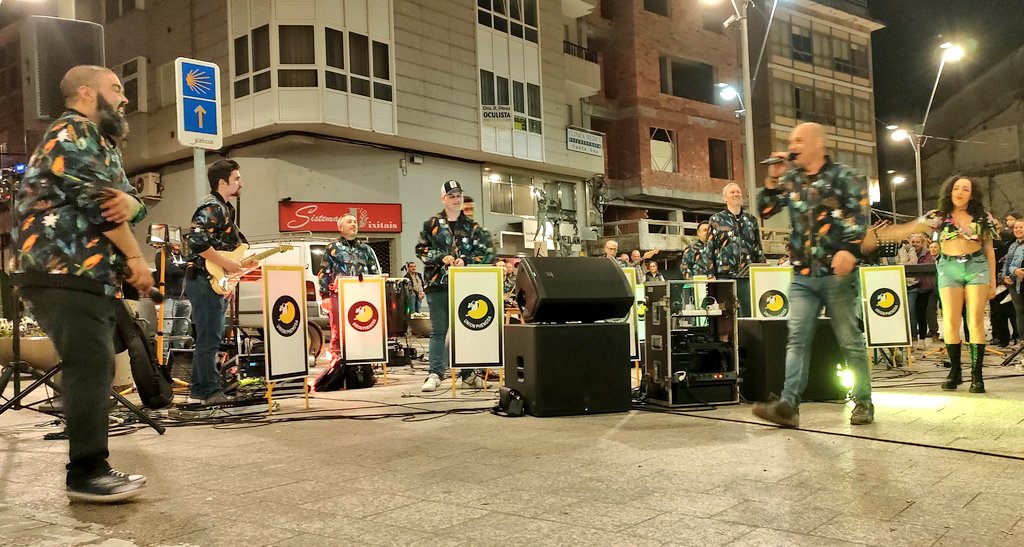 Mekanika Rolling Band e Charanga Union Phenosa están animando esta tarde da 'I Festa da Xuventude de Chantada' #FestadaXuventude #Chantada