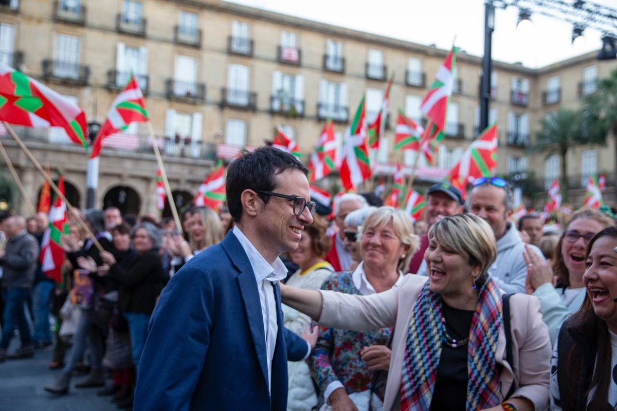 La ilusión vencerá al miedo. El 21 de abril empieza un nuevo tiempo político. Beraiek IRAIN geuk EREIN! UDABERRIA BADATOR! #AldaketaDaOrain