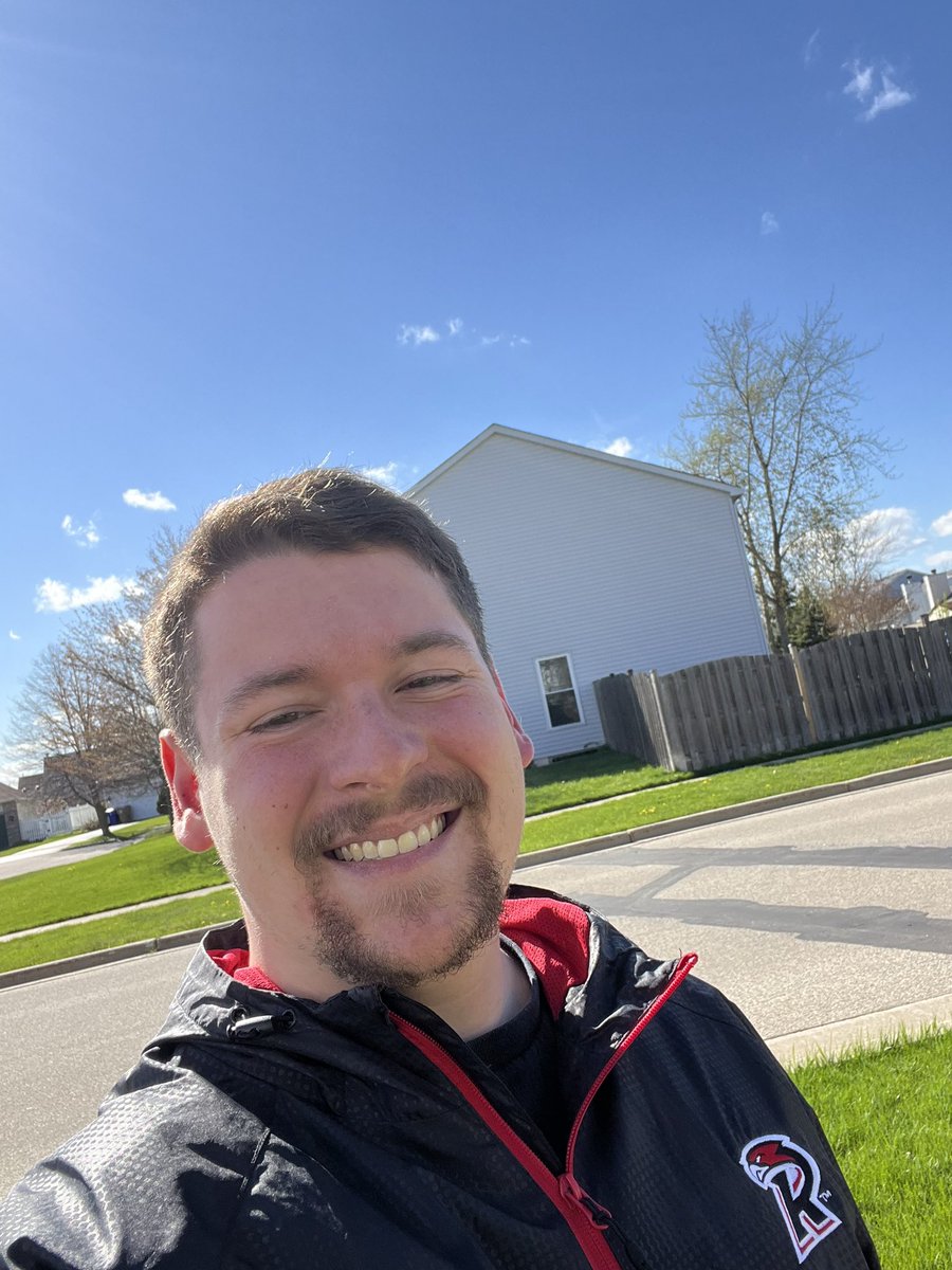 Sunshine and clear skies made for a great afternoon to collect more nomination signatures!

@GOPKenosha @WisGOP 

#BeatBiden #BankYourVote #Commit2Win