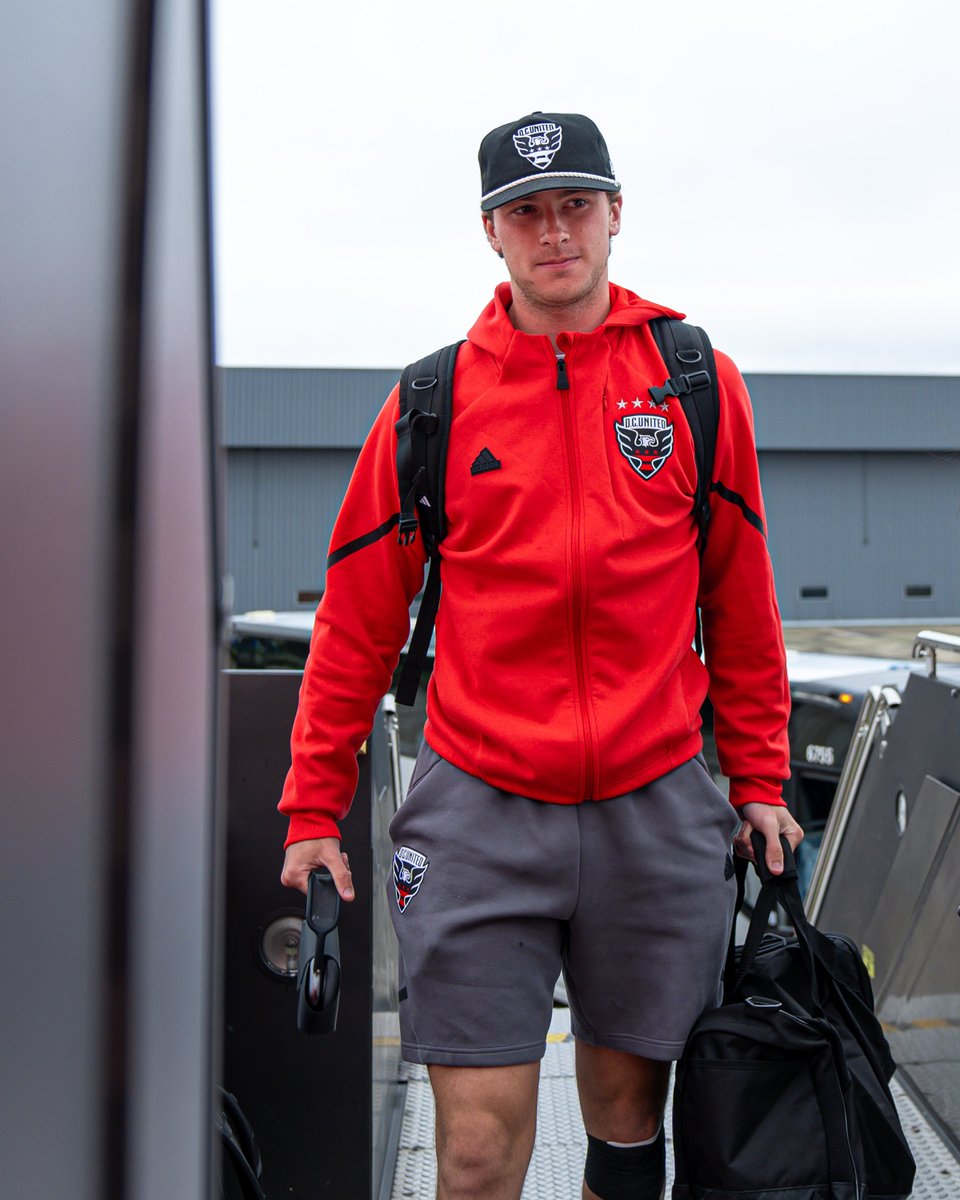 dcunited tweet picture