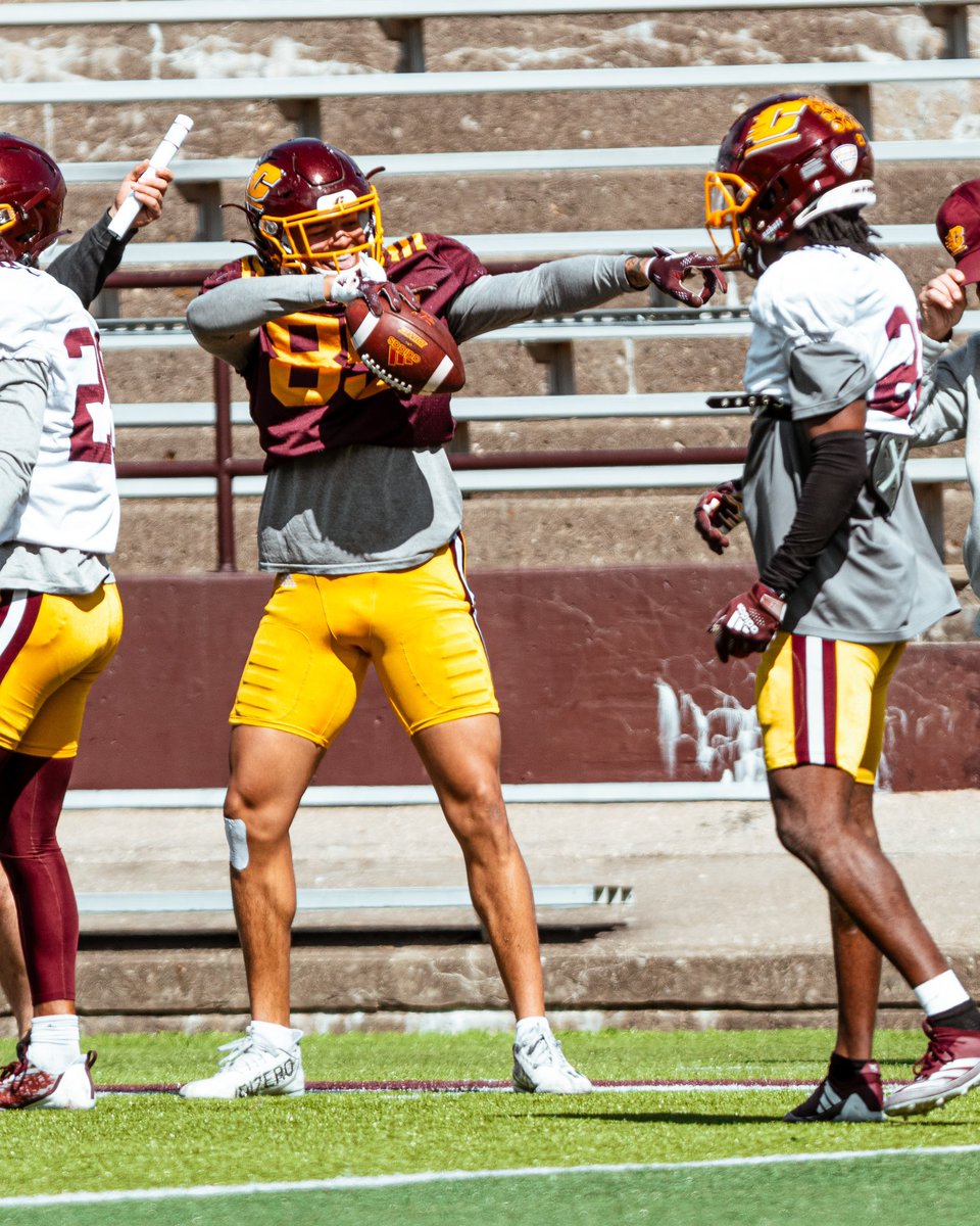 CMU_Football tweet picture