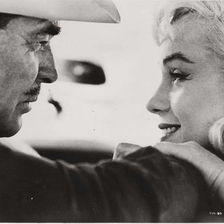 Clubpassionmar2's tweet photo. Bonne journée de vendredi.
Have a sweet Friday.
#marilynmonroe #marilyn #clubpassionmarilyn #themisfits #lesdesaxes #agencemagnum #cornellcapa https://t.co/OrTIW7iWK5