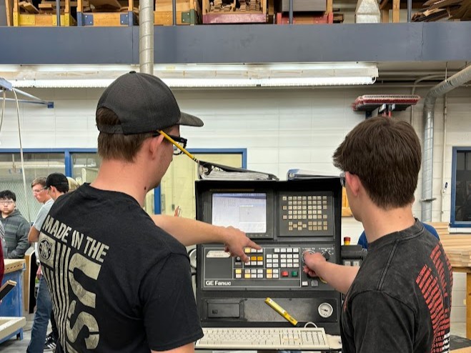 FoxValleyTech's tweet photo. We're grateful Lt. Governor @sara4WI stopped by during our Hands-On, High-Tech Open House at the S.J. Spanbauer Center in Oshkosh this week. The event gives high school students a chance to see our Woodworking Technology program and Residential Building Construction program. https://t.co/gInRhu44dg