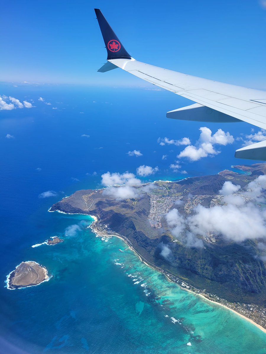 Happy #wingFriday! 

This wonderful picture was taken by PERX Vacation Consultant Sonya E from her trip to #Hawaii! 

#avgeek