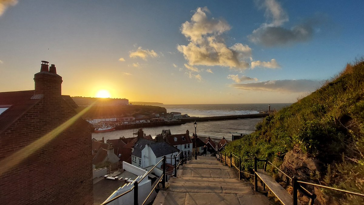 Sunset shots down the 199 steps tonight, during gale-force winds! #Whitby #NorthYorkshire #sunsetphotography #ThePhotoHour