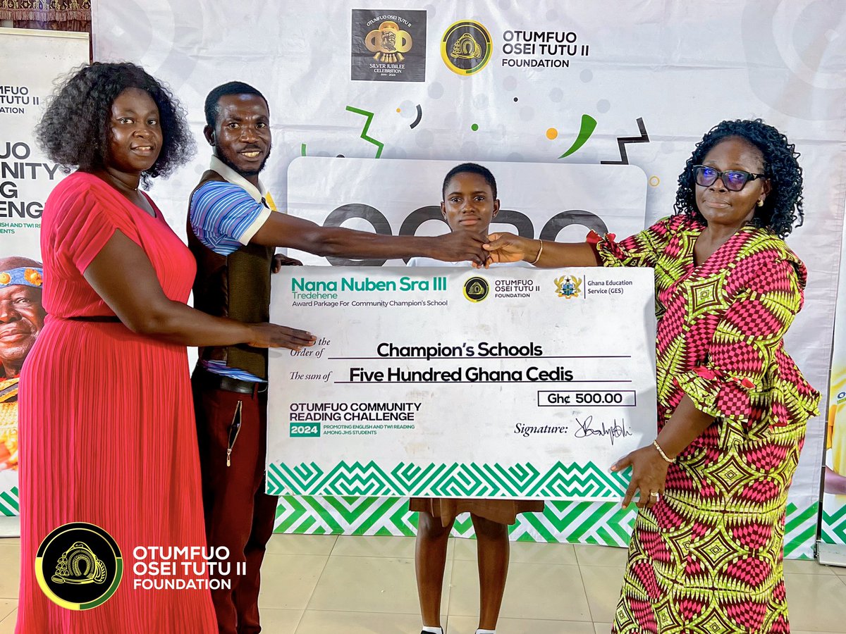 Congratulations to Mary Owusuaa for winning the OCRC, Asante-Akyem North Municipal Stage. 

Miss Owusuaawent home with the Konahene Special Award of 500 cedis and her school, Juansa M/A R/C Basic School also was awarded with Tredehene Special Award of 500 cedis. 

#OCRC2024