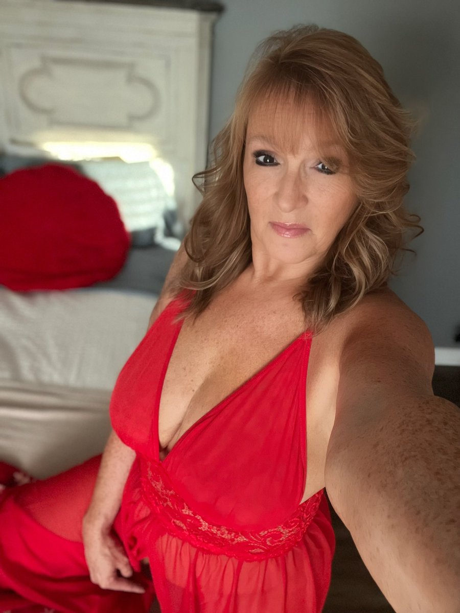 Boston, I am coming so hang on tight! Will arrive Tues thru Sat! I am booked at the so thank u to everyone I get to have fun with!😀 FMTY April 30-May 1 (Houston) Pittsburgh May 14-18 Houston June 9-10 Then will be on hiatus from June 11 until mid to end of July. (Surgery)