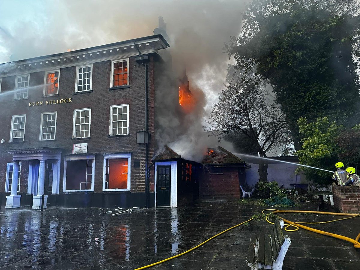 Shocking to see this historic pub in Mitcham on fire... london-fire.gov.uk/incidents/2024… Believed to be the pub once owned by Mr Cook, the grandfather of Victorian art critic John Ruskin. Ruskin created a garden in memory of his mother Margaret Cook (Mr Cook's daughter) in Carshalton.