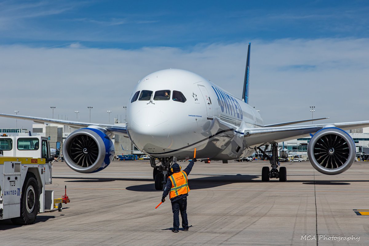 I hope you all have a great weekend! @united @DENAirport #beingunited #myunitedjourney #FrontEndFriday