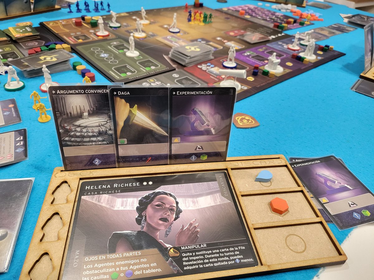 BGCatalogApp's tweet photo. Probando la expansión de Dune. Que juego más chulo con las minis. Además con las bandejas de @undergrounddev ya le da el toquecito final ⚔️⚔️ https://t.co/FR65SAcxX1