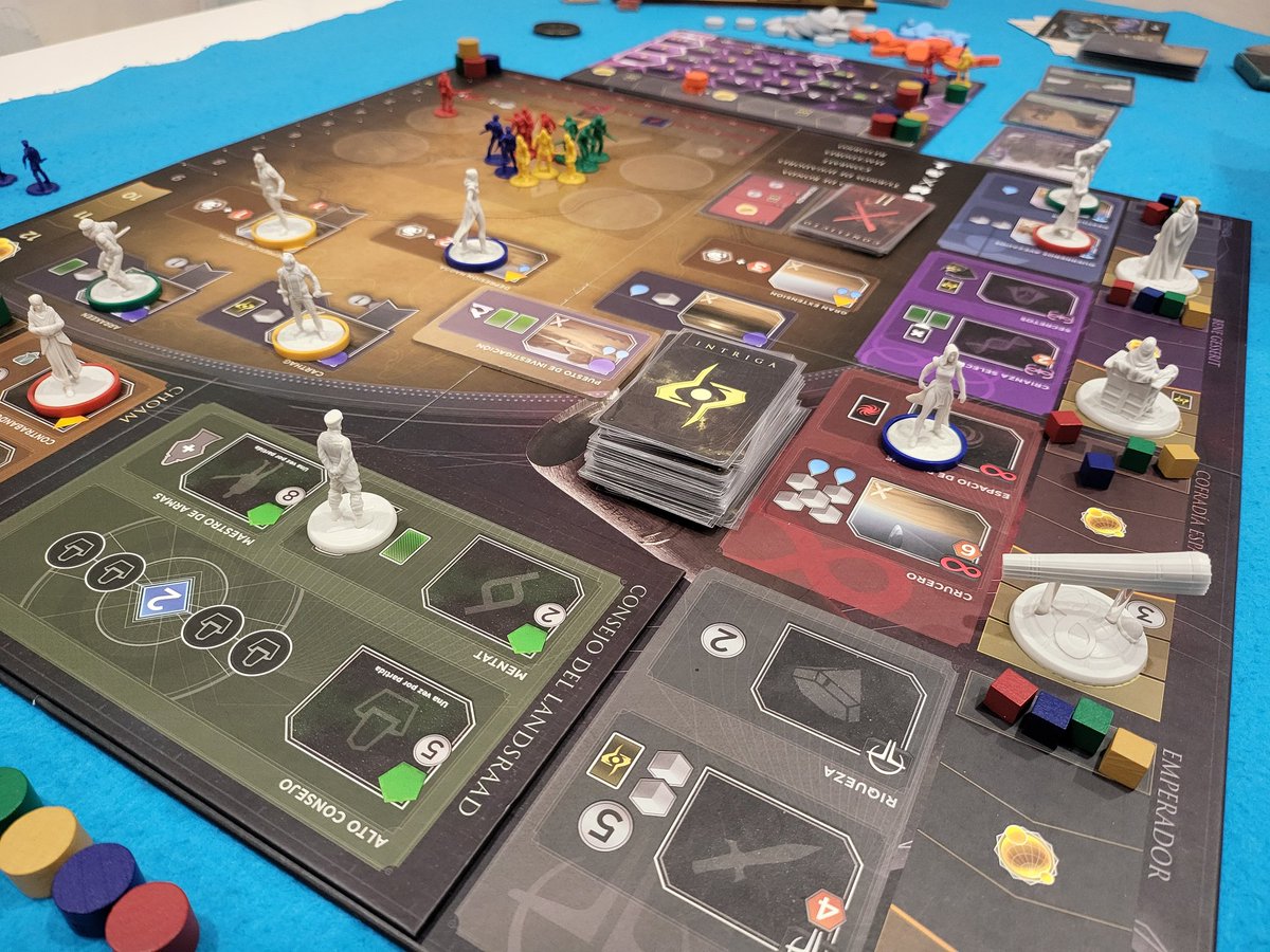 BGCatalogApp's tweet photo. Probando la expansión de Dune. Que juego más chulo con las minis. Además con las bandejas de @undergrounddev ya le da el toquecito final ⚔️⚔️ https://t.co/FR65SAcxX1